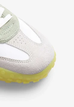 Scalpers Sneakers<Contrast Sole Sneakers