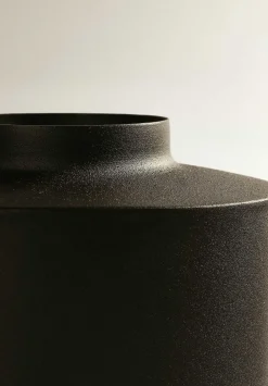 Scalpers Decorative Accessories<Tall Metal Decorative Vase